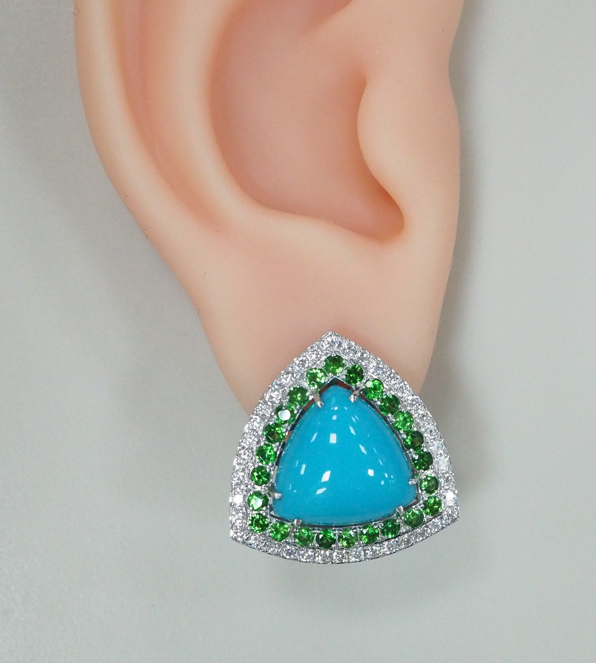 Серьги из белого золота с бирюзой